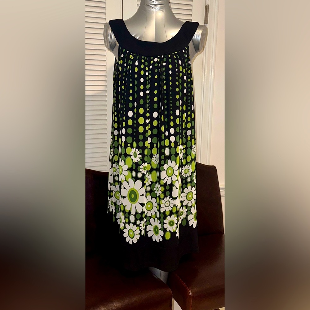 Women’s dress black, green, and white